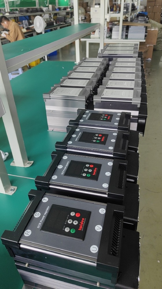 为什么电力调整器的保险丝容易被烧？