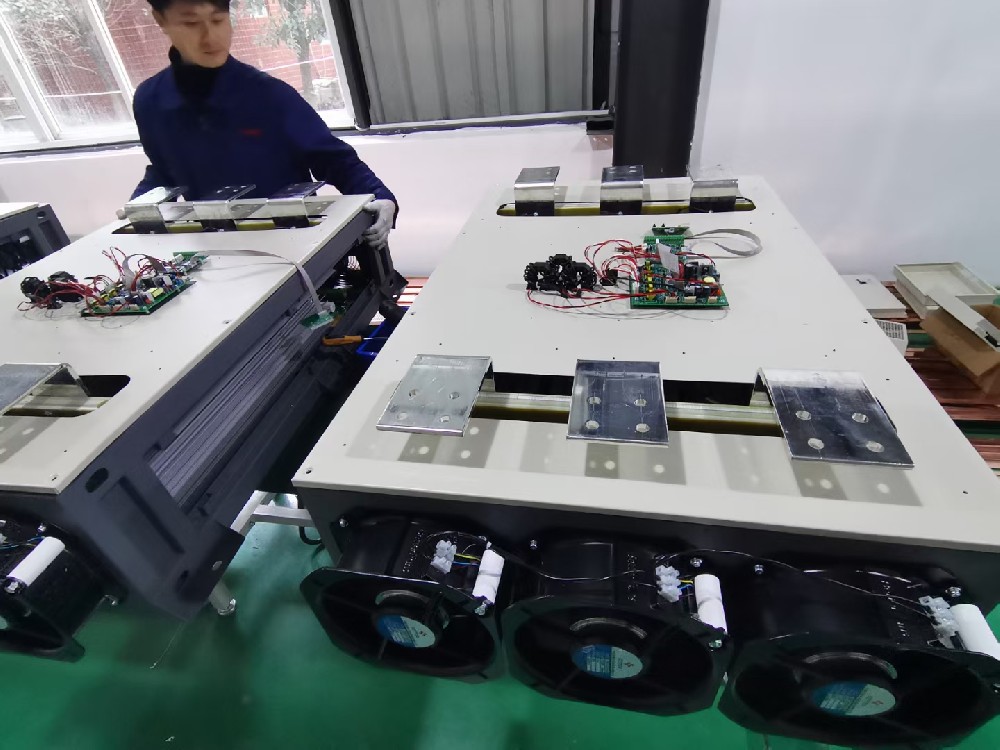 电力调整器在海优势电场的利用中，若何应对湿润、高盐等恶劣环境？