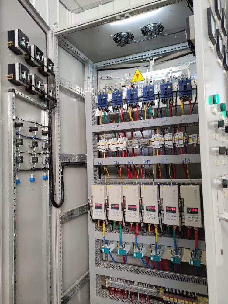 揭秘工业温控黑科技：若何实现设备 0 误差精准运行？